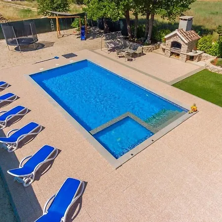 In Imotski With Swimming Pool Ferienhaus Tolici