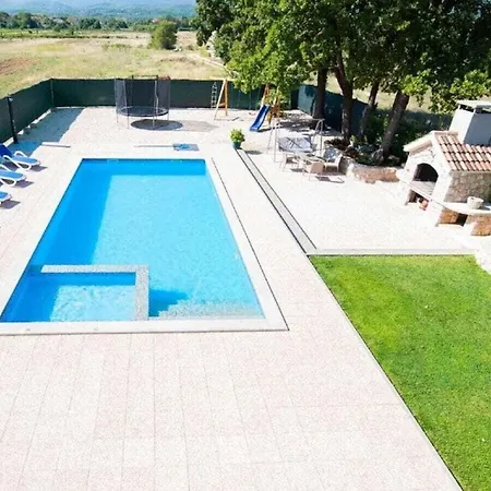 In Imotski With Swimming Pool Ferienhaus