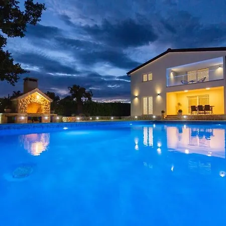In Imotski With Swimming Pool Ferienhaus *